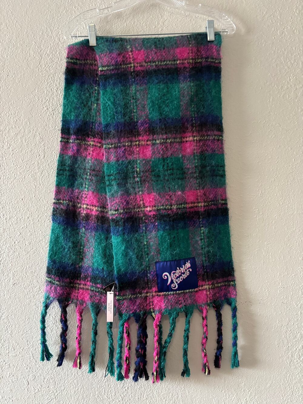Victoria's Secret Plaid Fluffy Scarf Green Pink New
